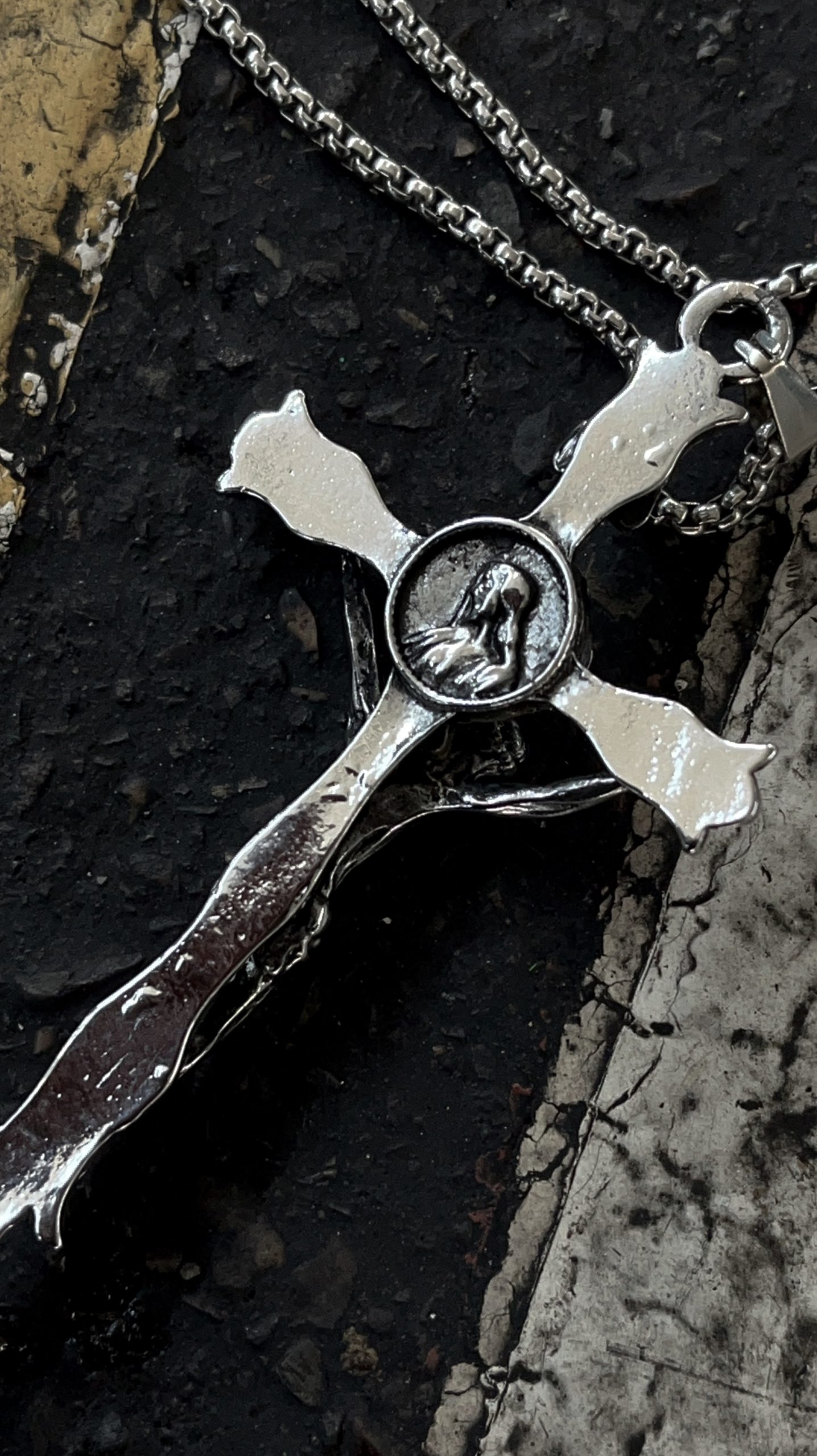 تصویر صلیب مرد یخی - Flymod 